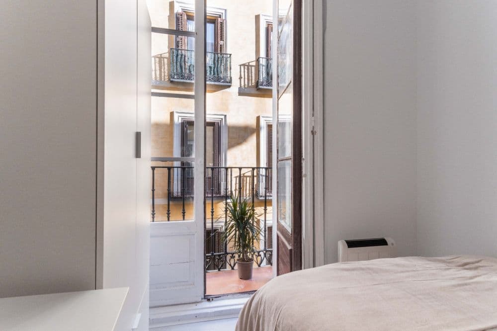 Private room in Madrid photo 4