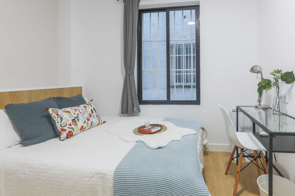 Private room in Madrid photo 3