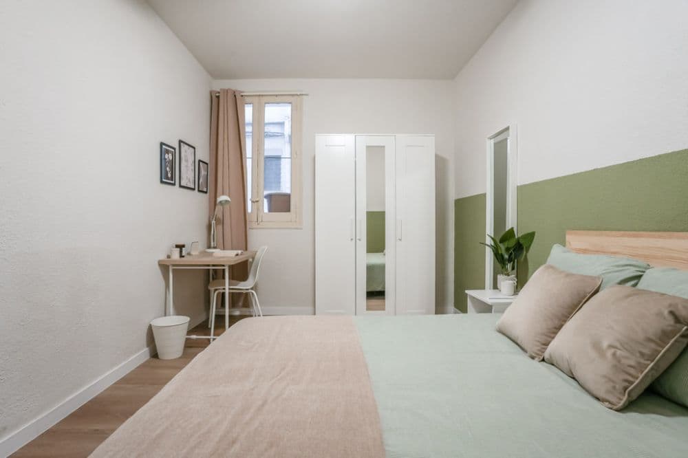 Private room in Madrid photo 2