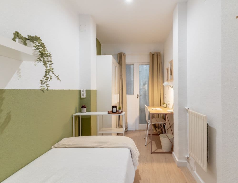 Private room in Madrid photo 3