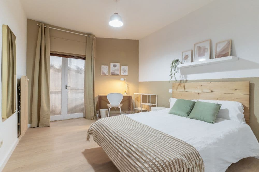 Private room in Madrid photo 2