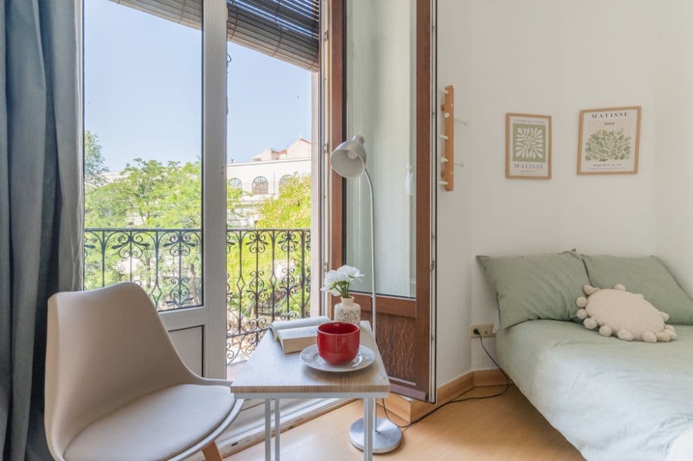 Private room in Madrid photo 3