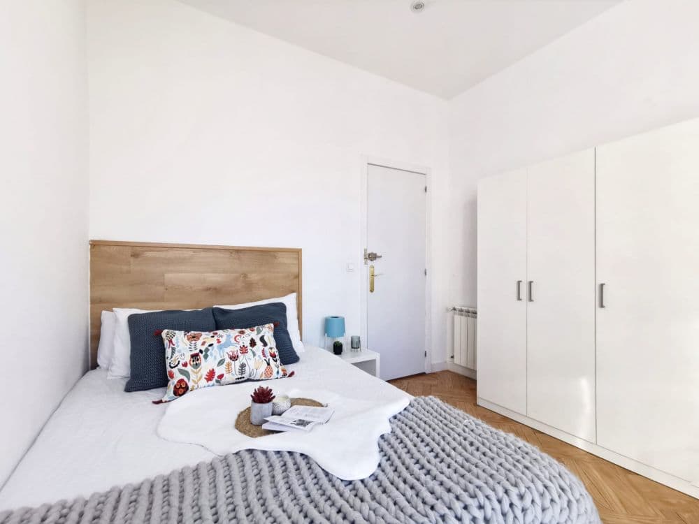 Private room in Madrid photo 2