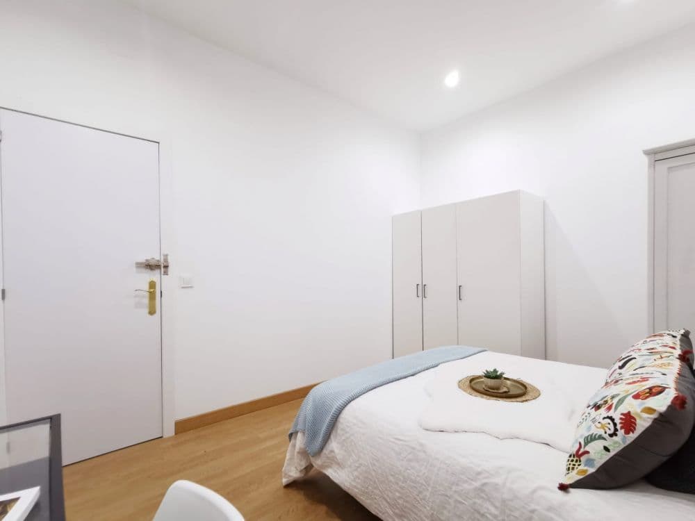 Private room in Madrid photo 2