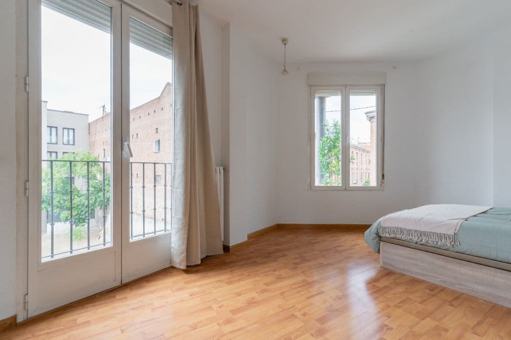 Private room in Madrid photo 3