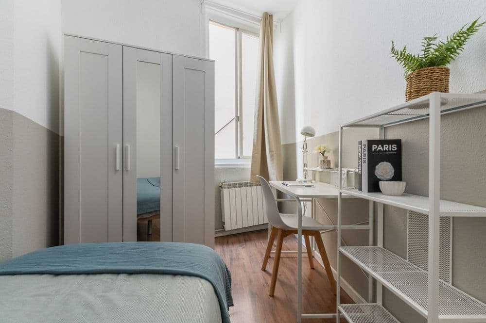 Private room in Madrid photo 4