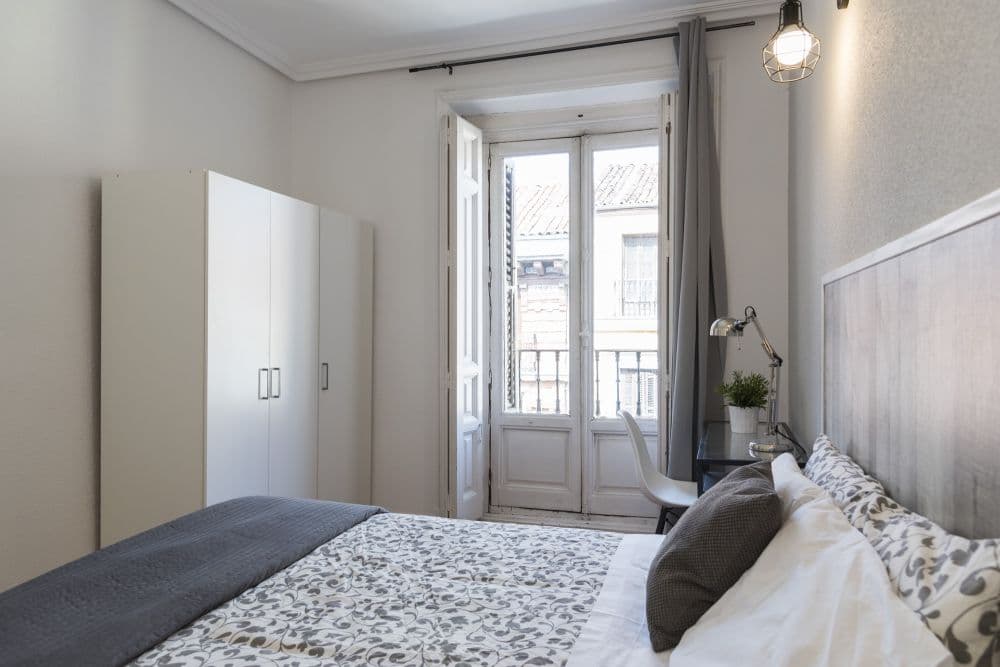 Private room in Madrid photo 2