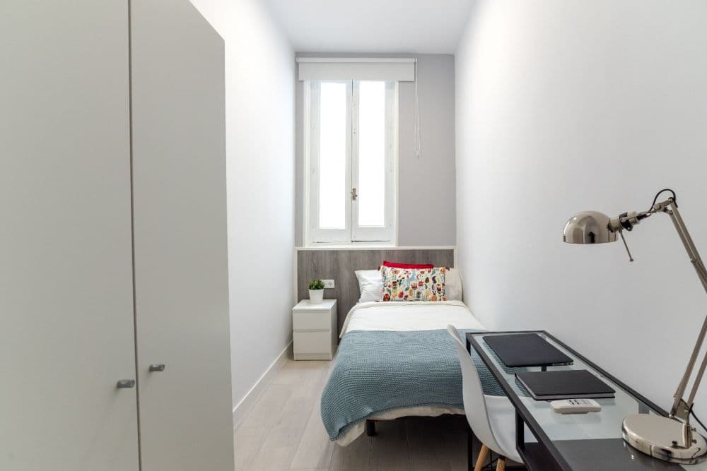 Private room in Madrid photo 2