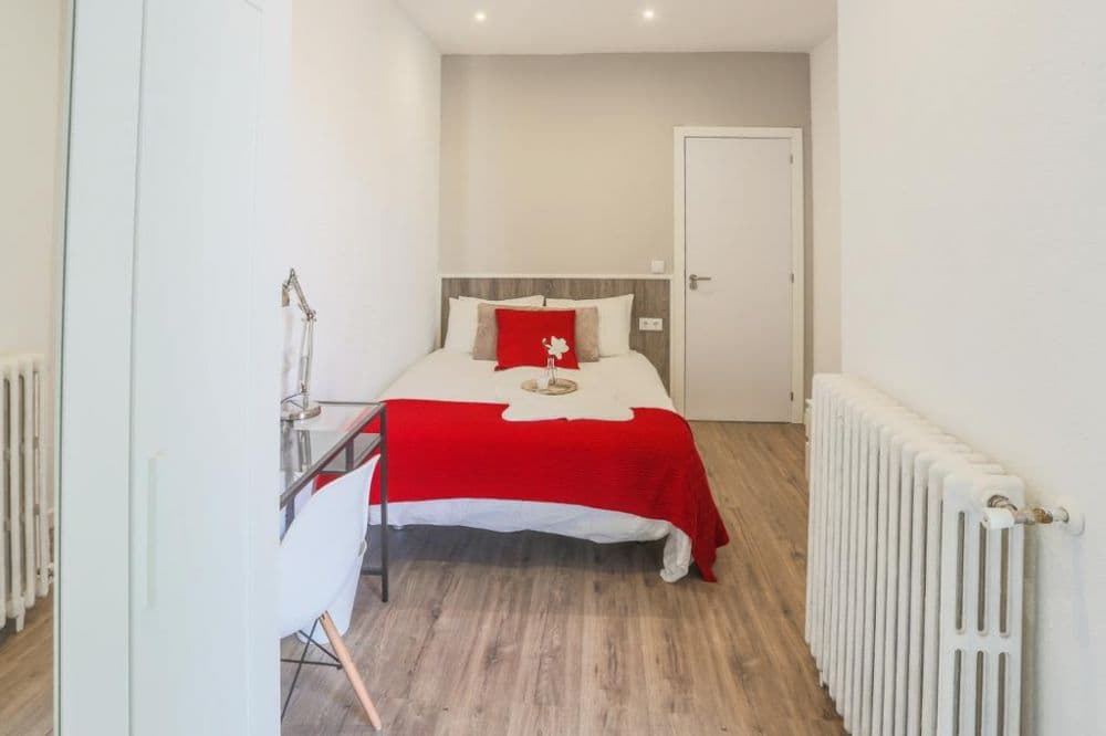 Private room in Madrid photo 2