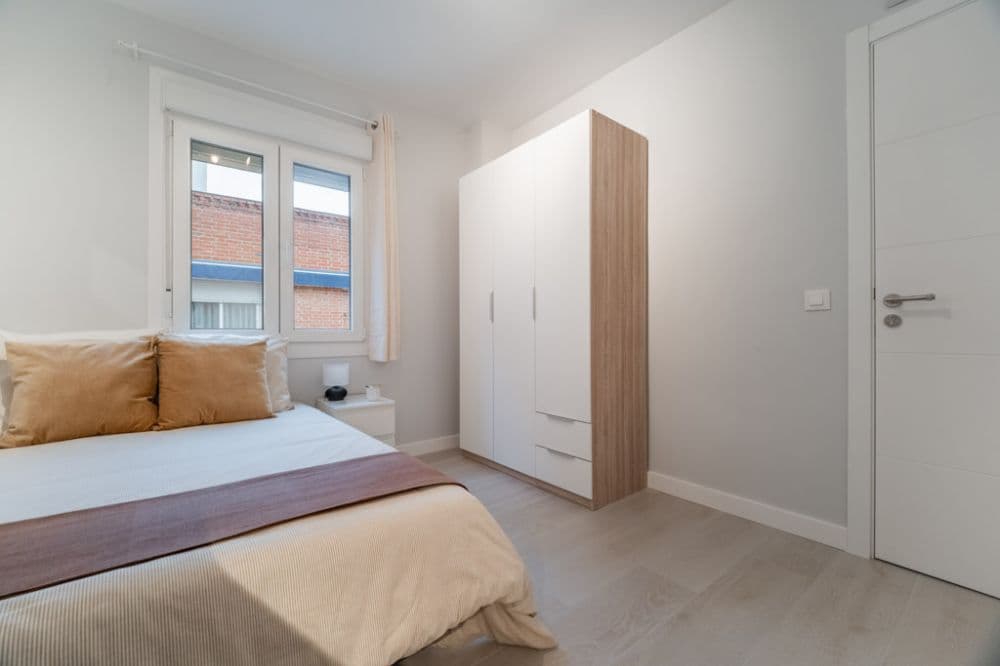 Private room in Madrid photo 3