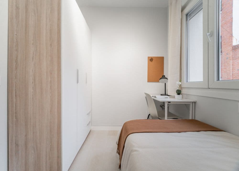 Private room in Madrid photo 2