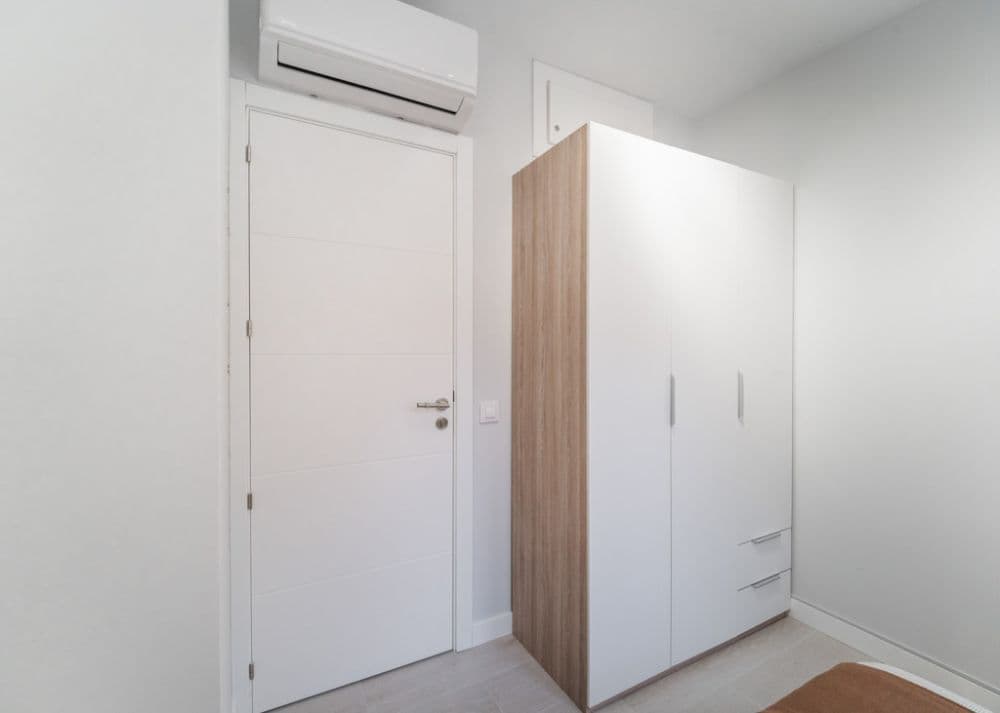 Private room in Madrid photo 5