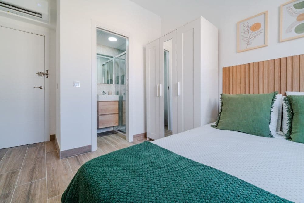 Private room in Madrid photo 3