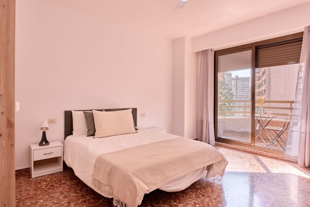 Private room in Valencia photo 3