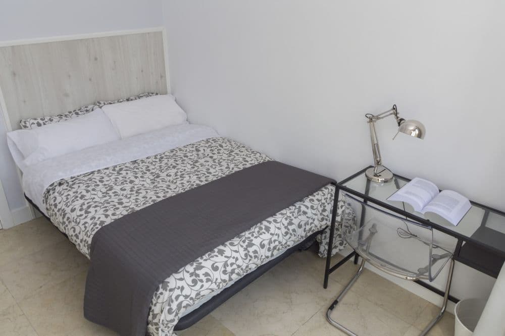 Private room in Madrid photo 3