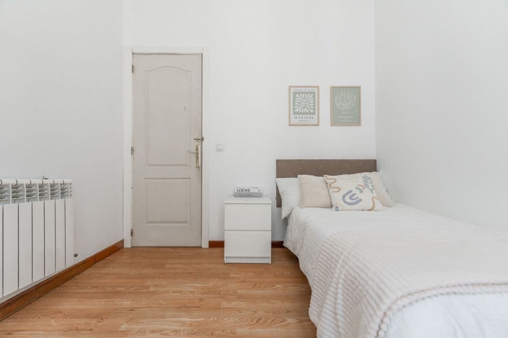 Private room in Madrid photo 4