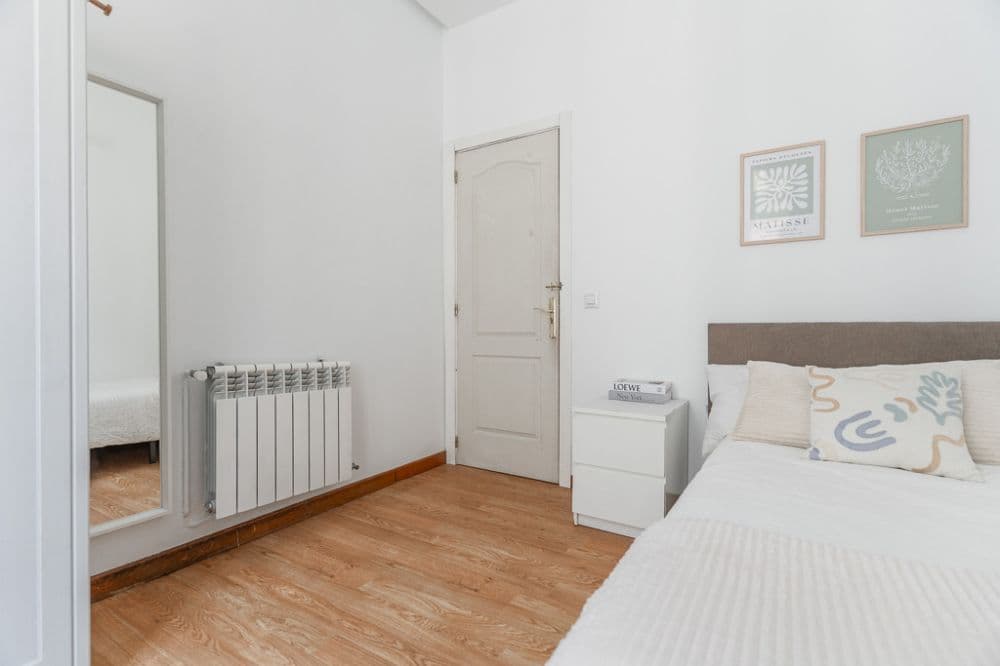 Private room in Madrid photo 5