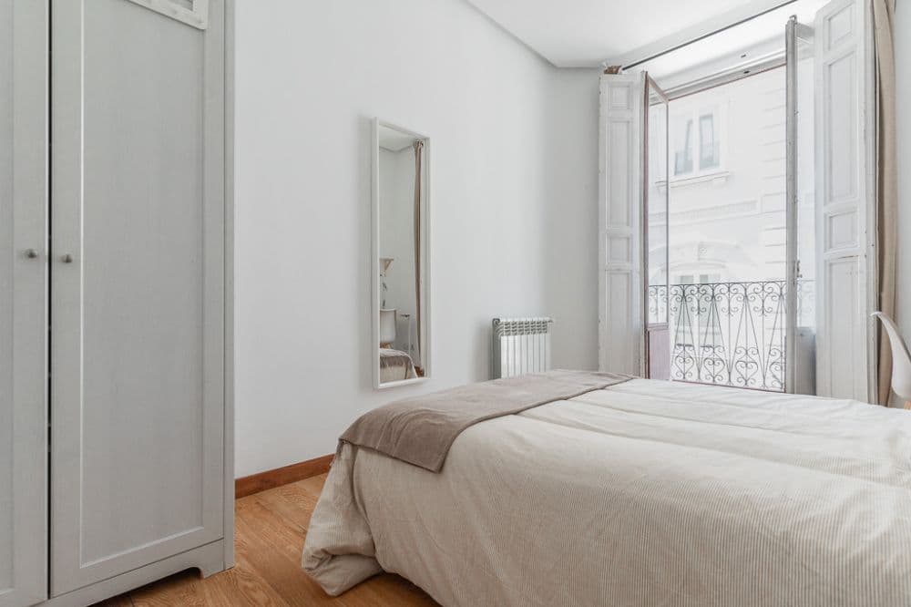 Private room in Madrid photo 3