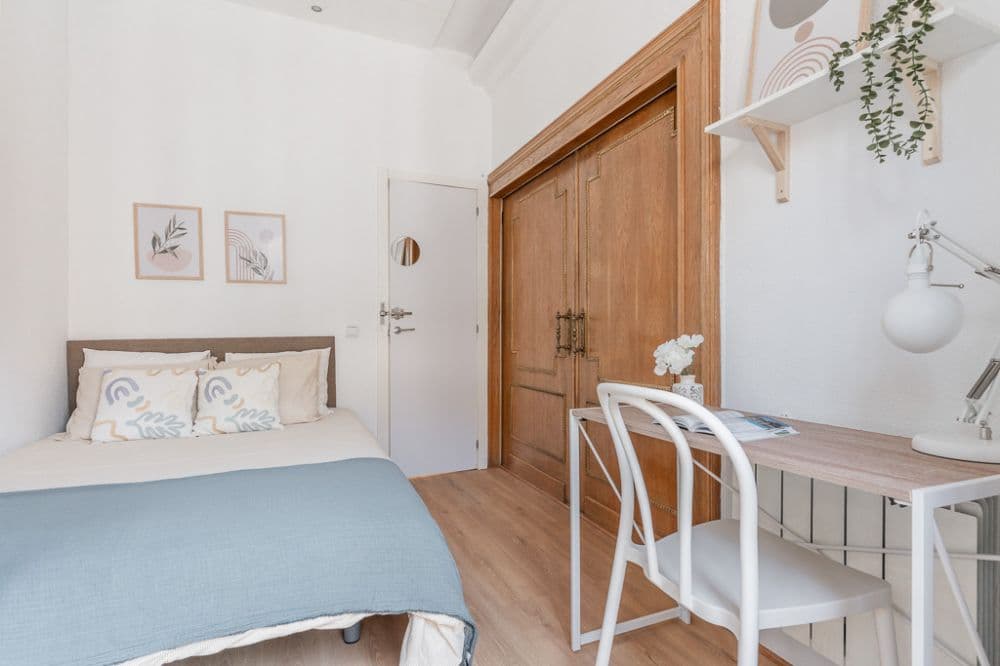 Private room in Madrid photo 3