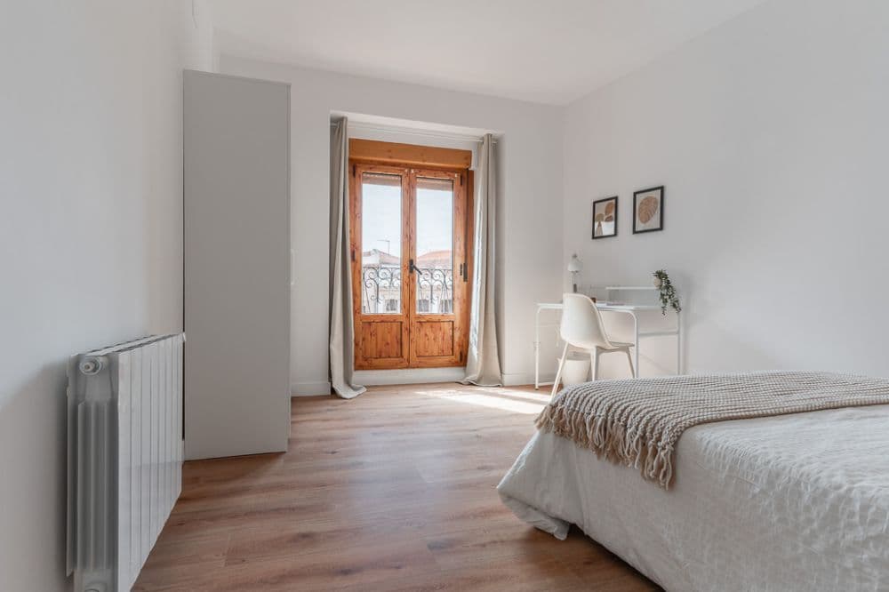 Private room in Madrid photo 3