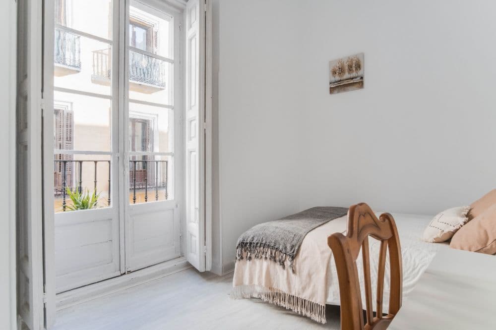 Private room in Madrid photo 3