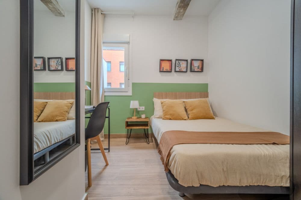 Private room in Madrid photo 2