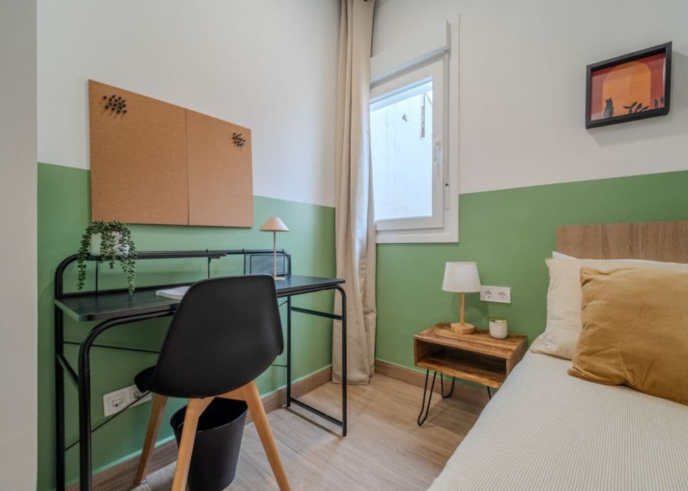 Private room in Madrid photo 3