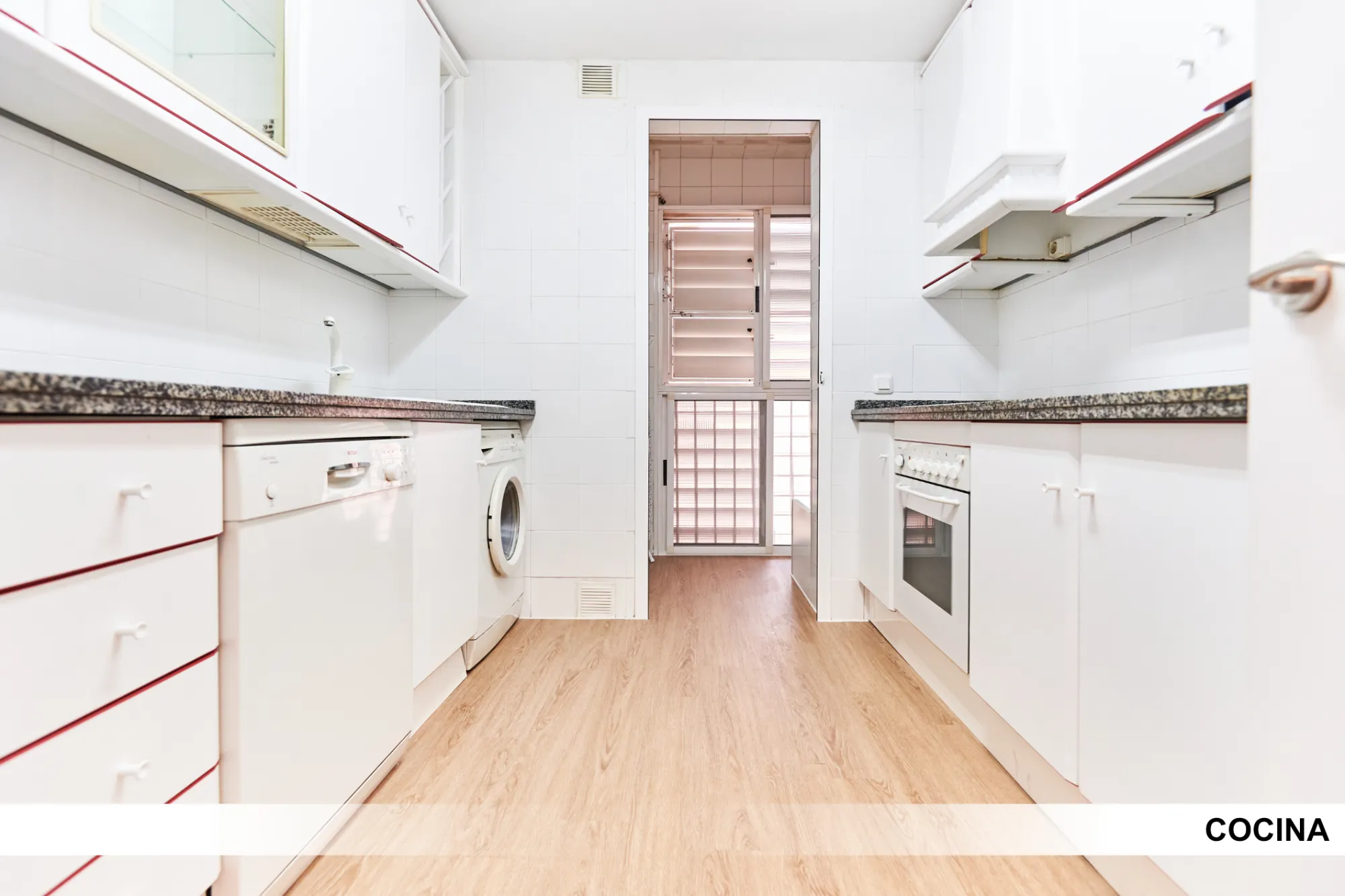 Private room in Seville photo 5