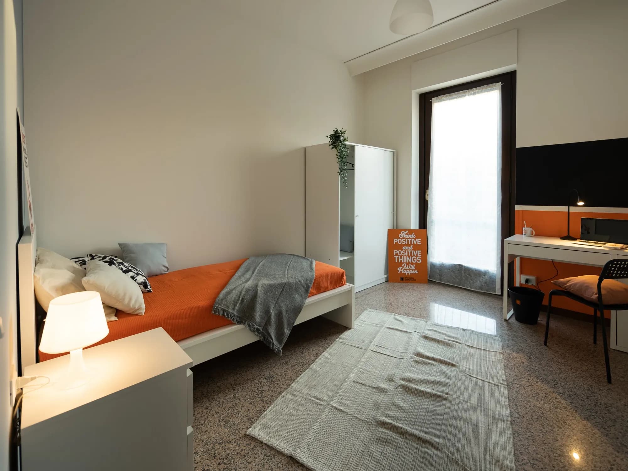 Stanza privata a Lecco