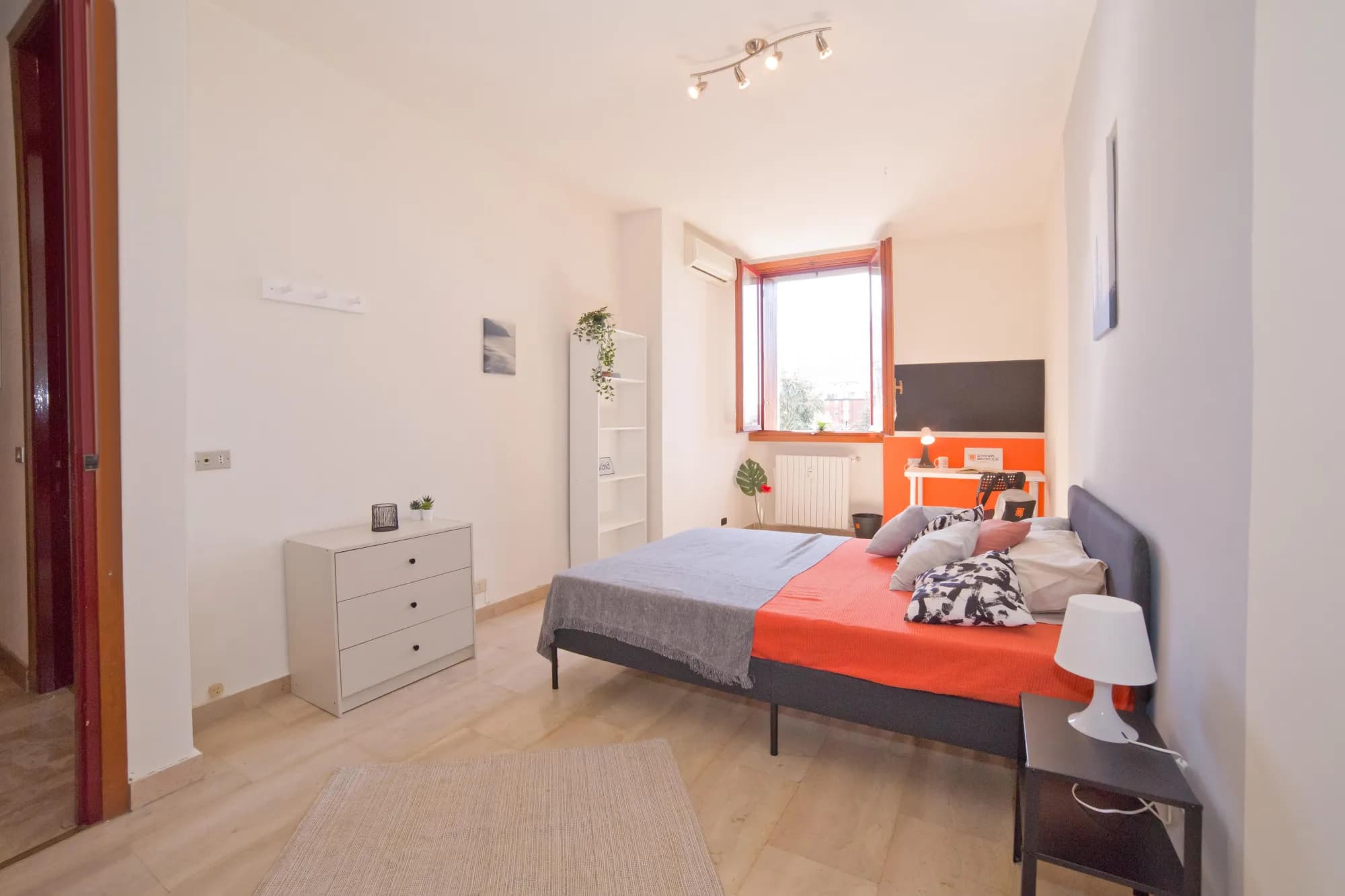 Private room in Lecco photo 2