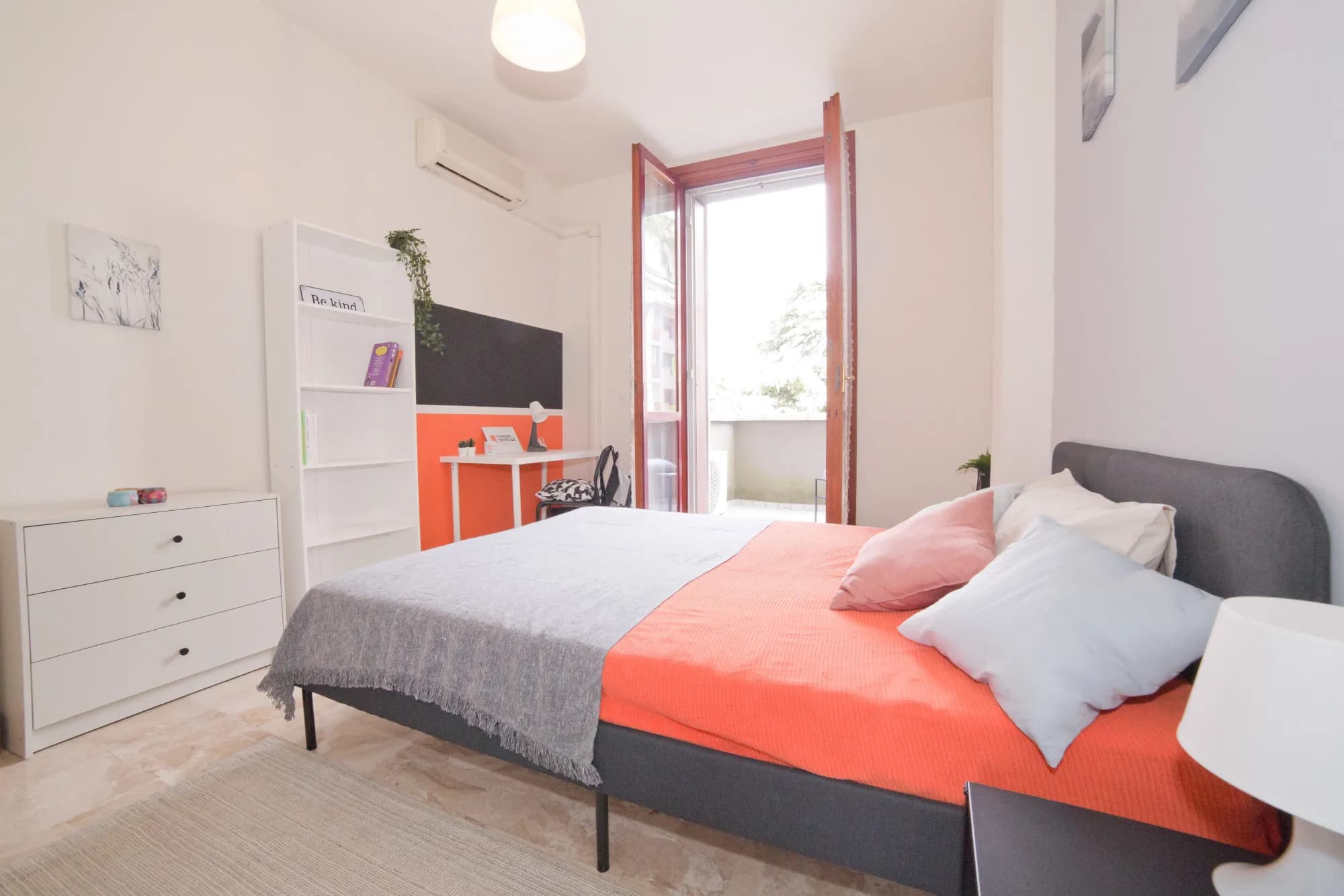 Private room in Lecco photo 2