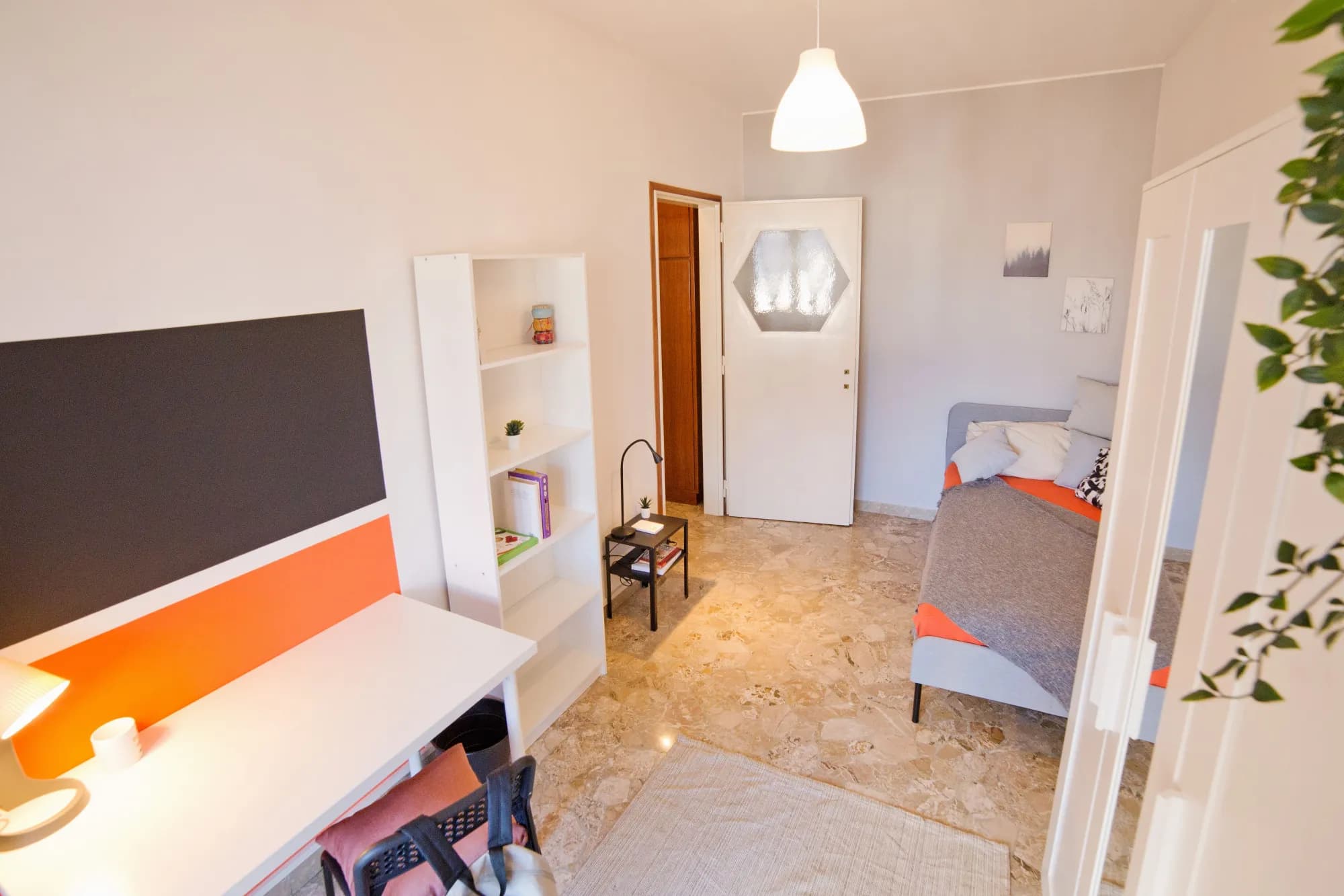 Stanza privata a Lecco photo 2