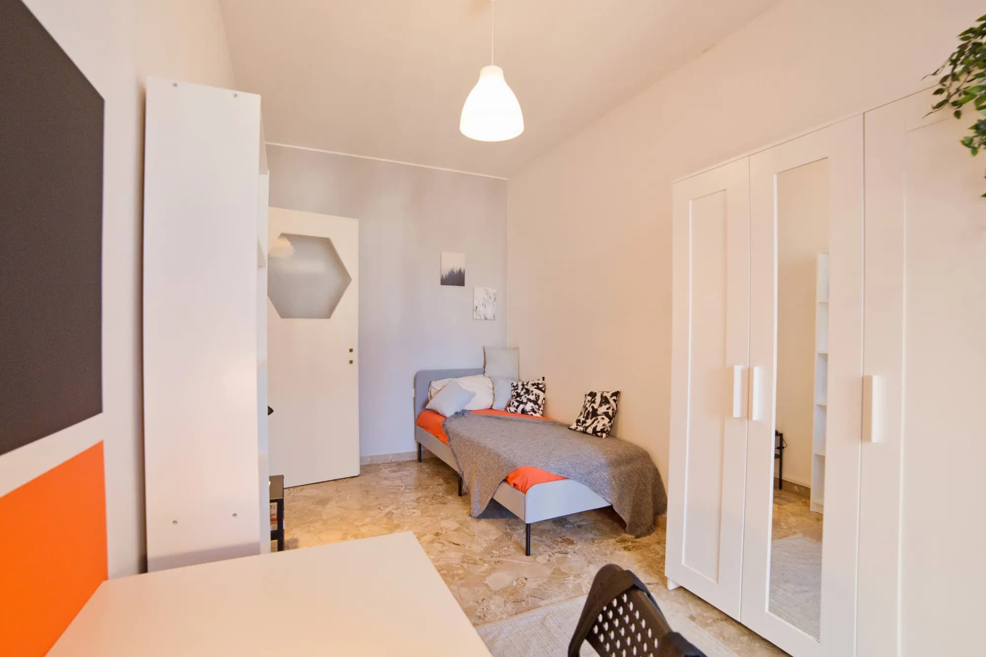 Stanza privata a Lecco photo 3