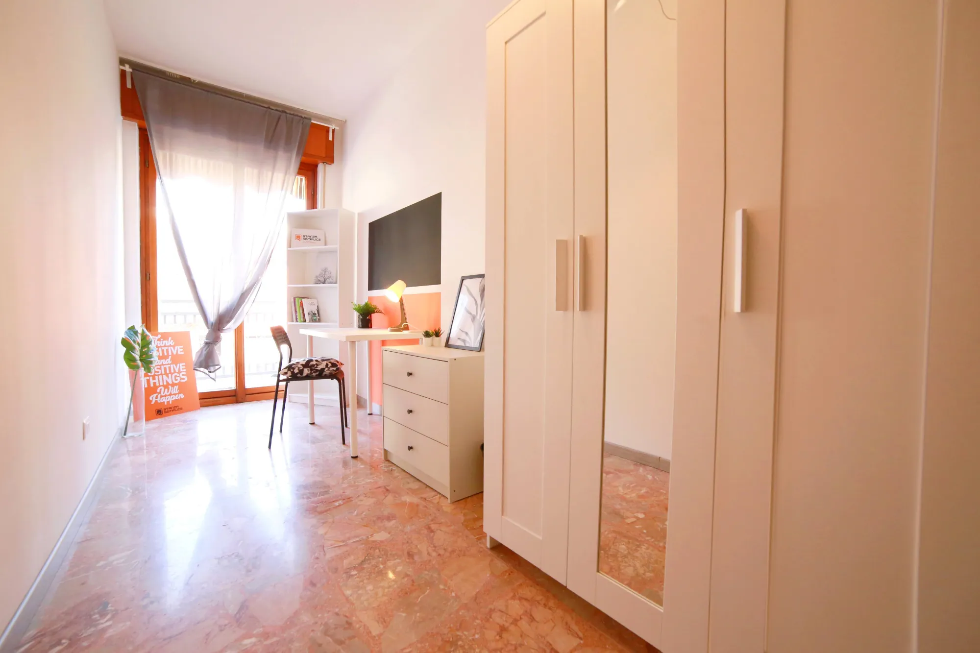 Stanza privata a Lecco photo 3