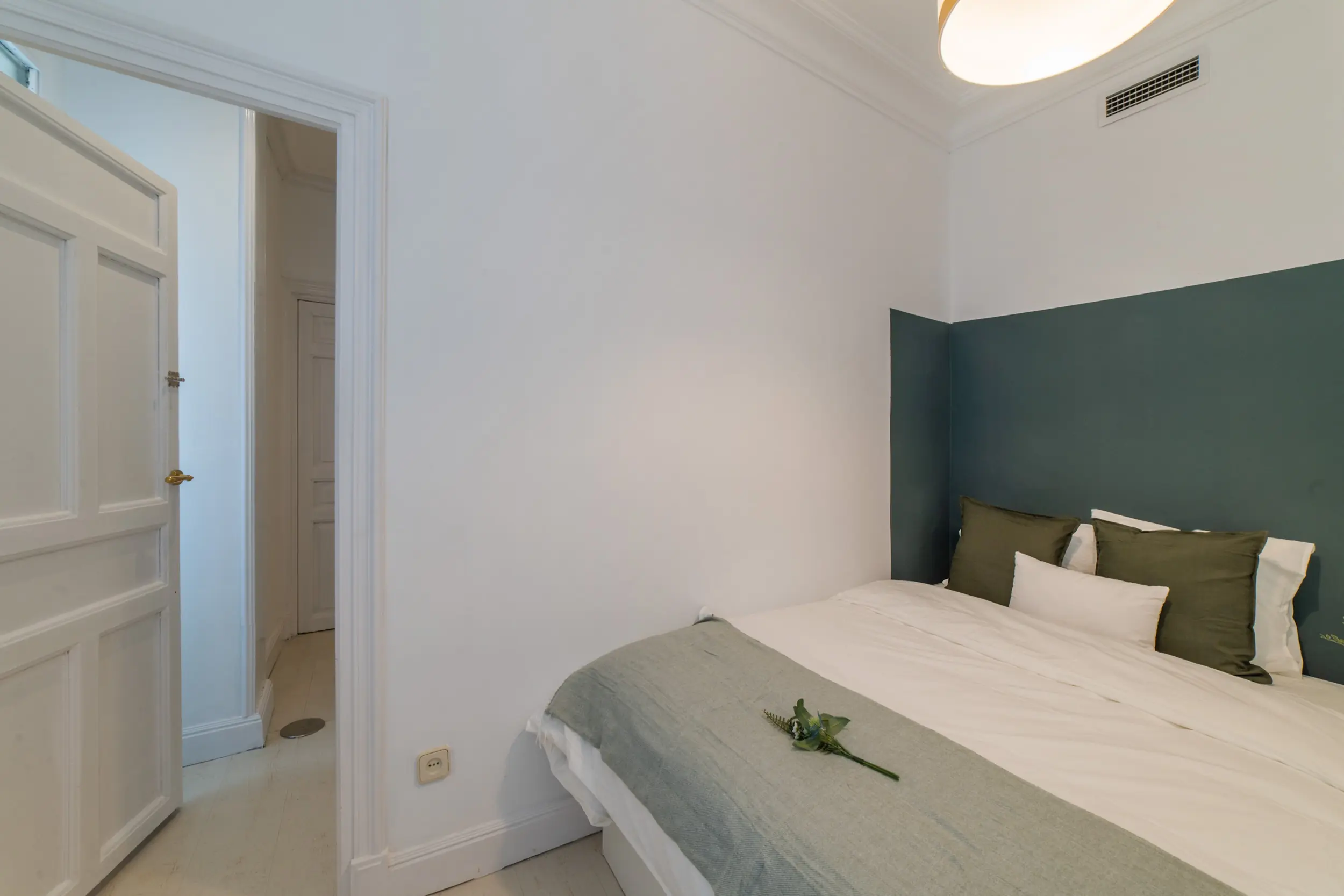 Private room in Madrid photo 4