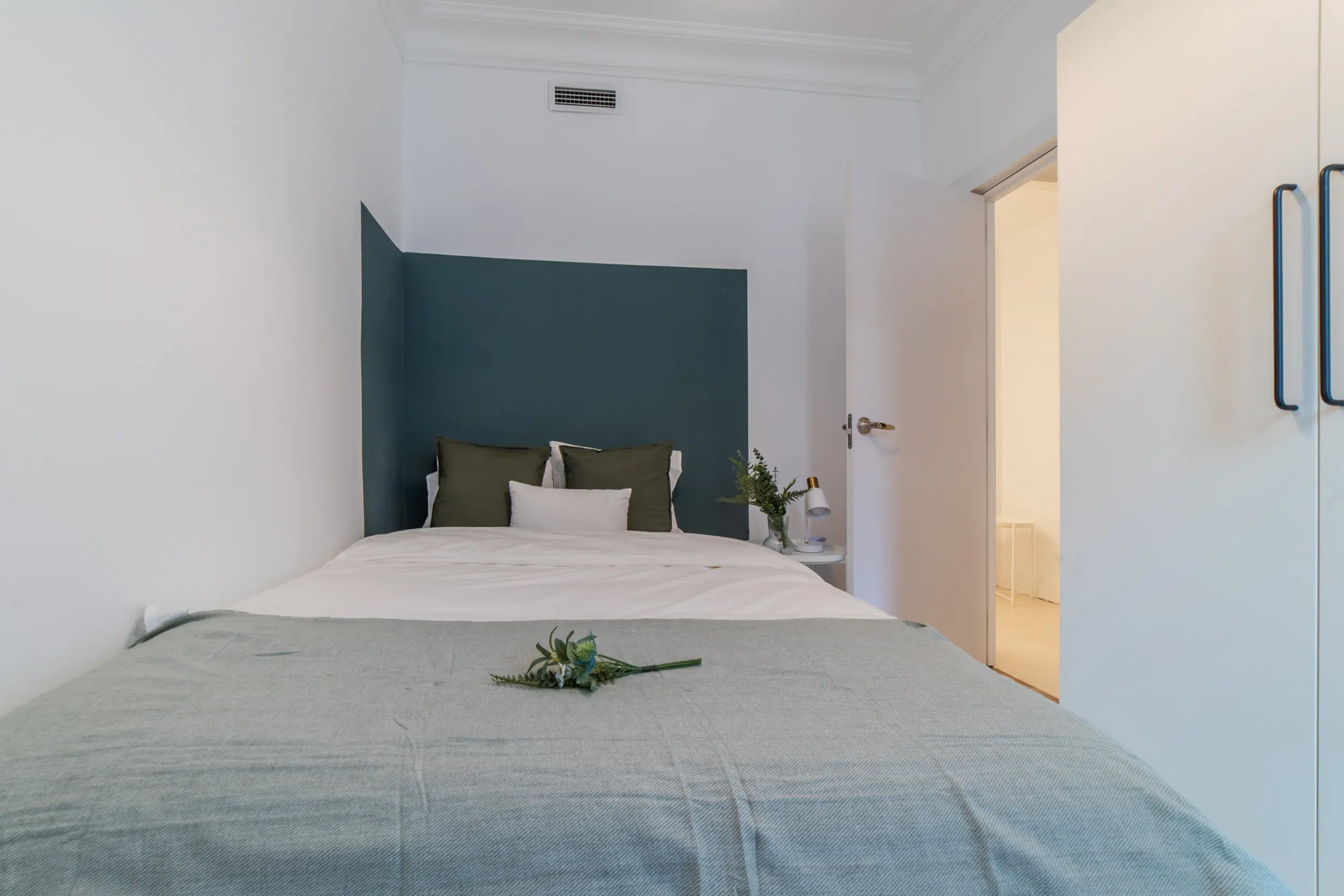 Private room in Madrid photo 3