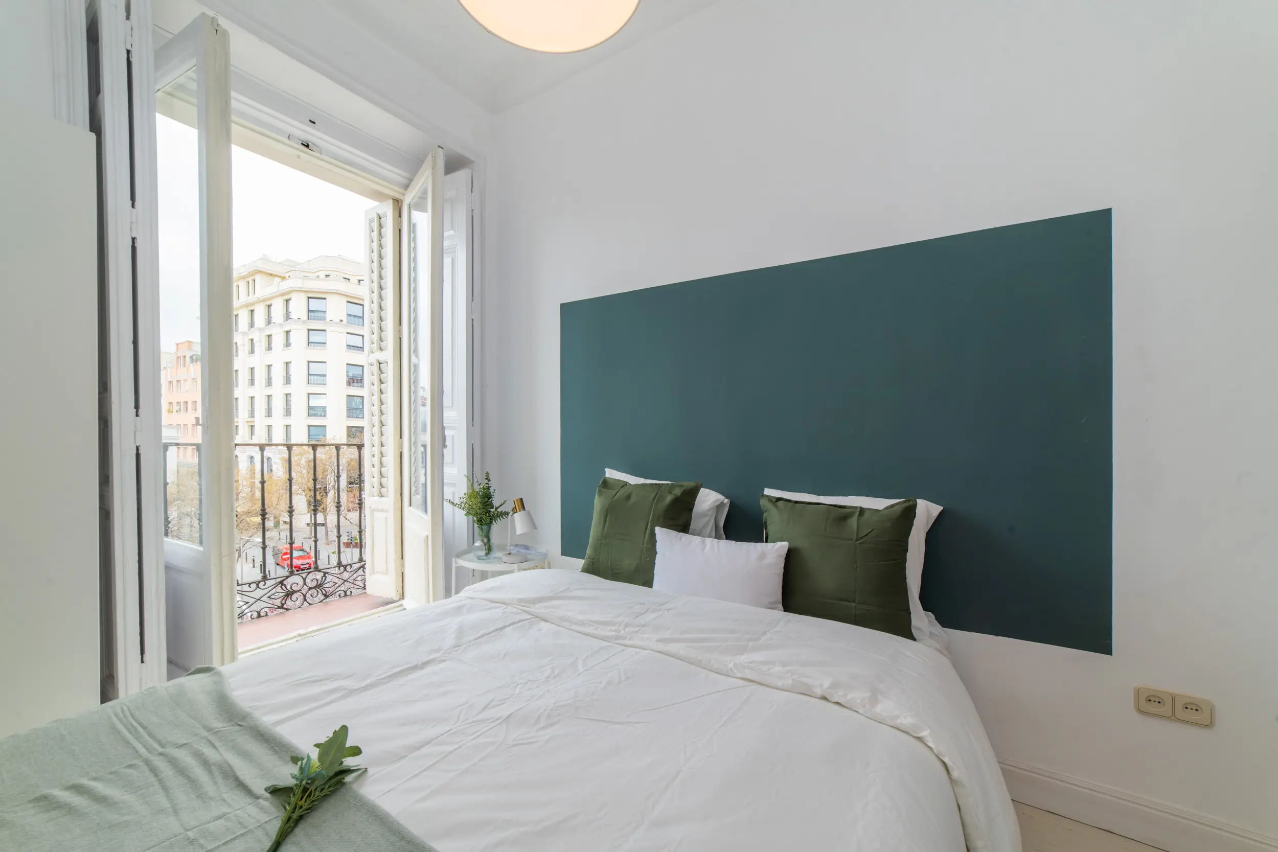 Private room in Madrid photo 2