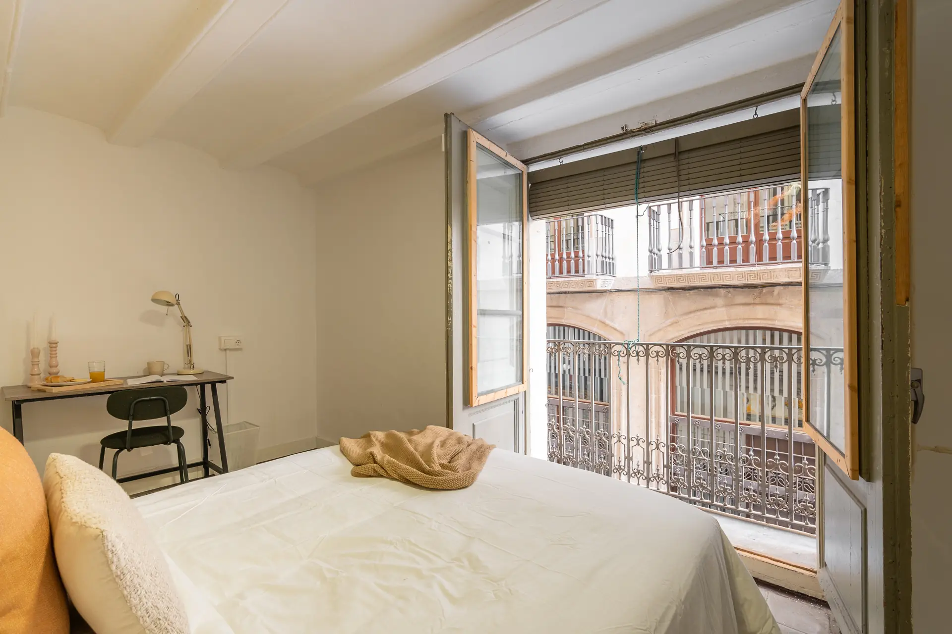 Private room in Barcelona photo 2