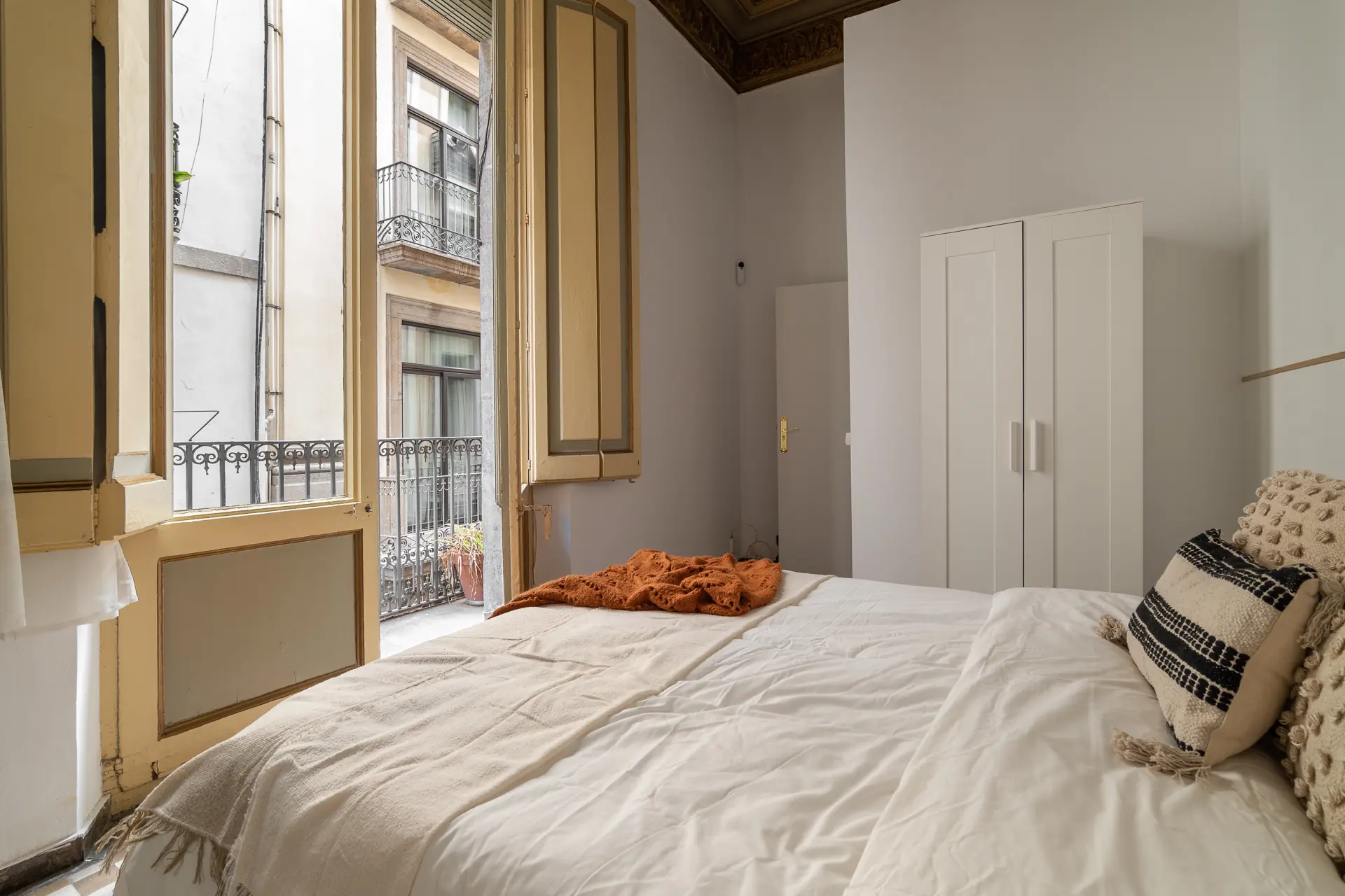 Private room in Barcelona photo 2