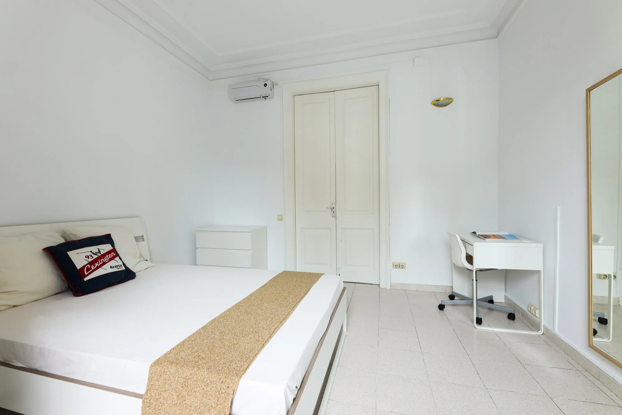 Private room in Barcelona photo 3