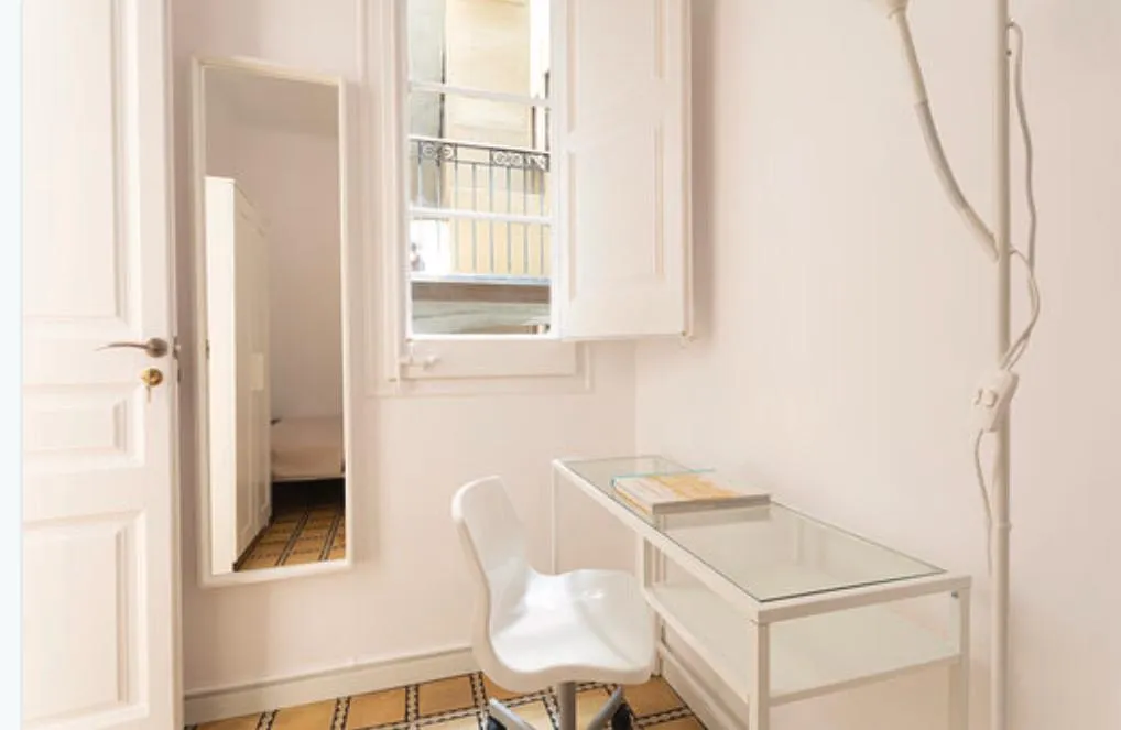 Private room in Barcelona photo 3