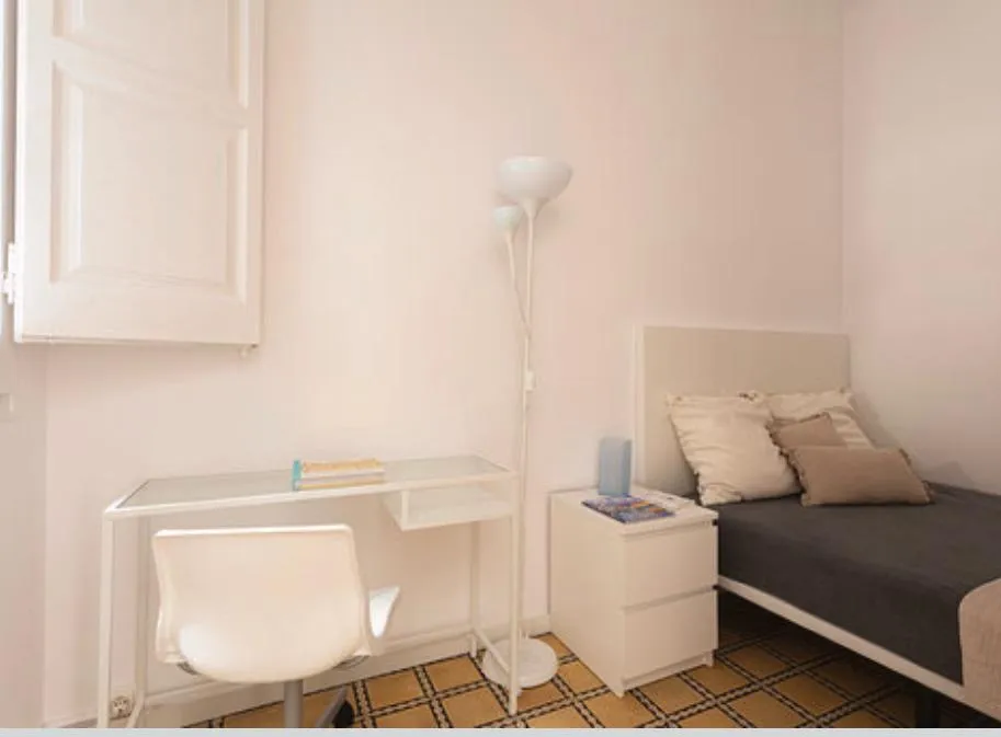 Private room in Barcelona photo 2