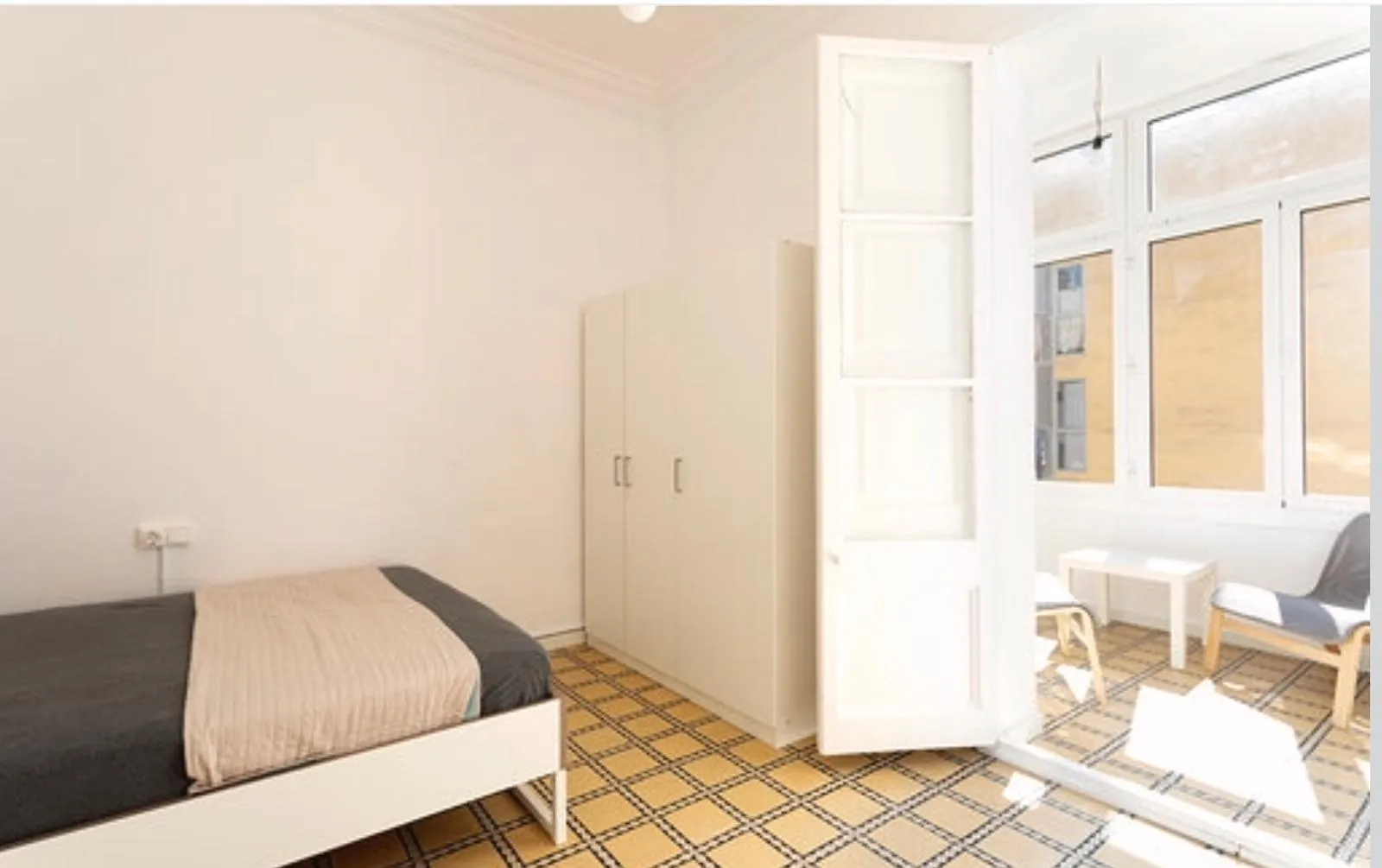 Private room in Barcelona photo 2