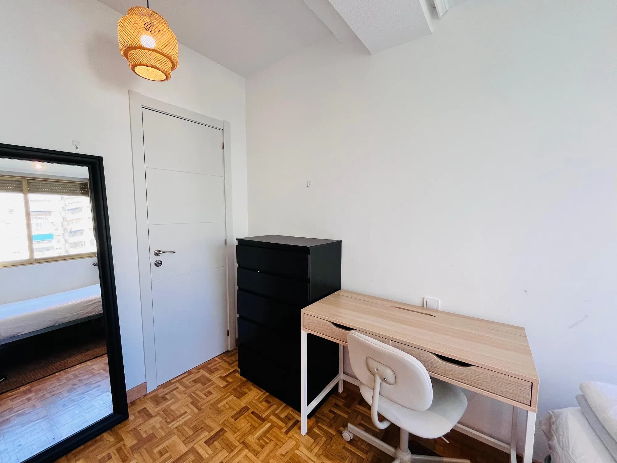 Private room in Madrid photo 2