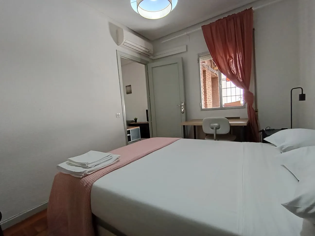 Stanza privata a Madrid photo 3