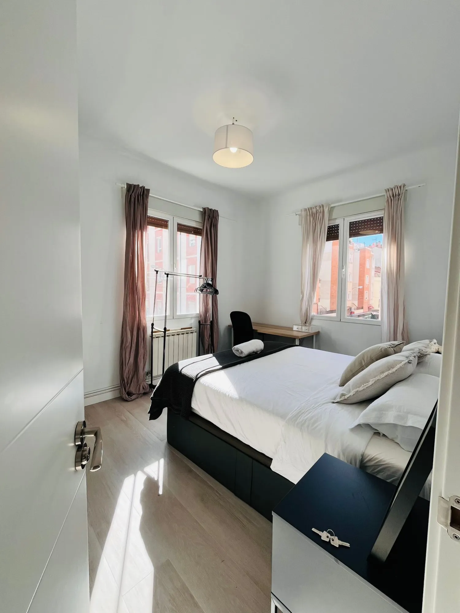 Private room in Madrid photo 3