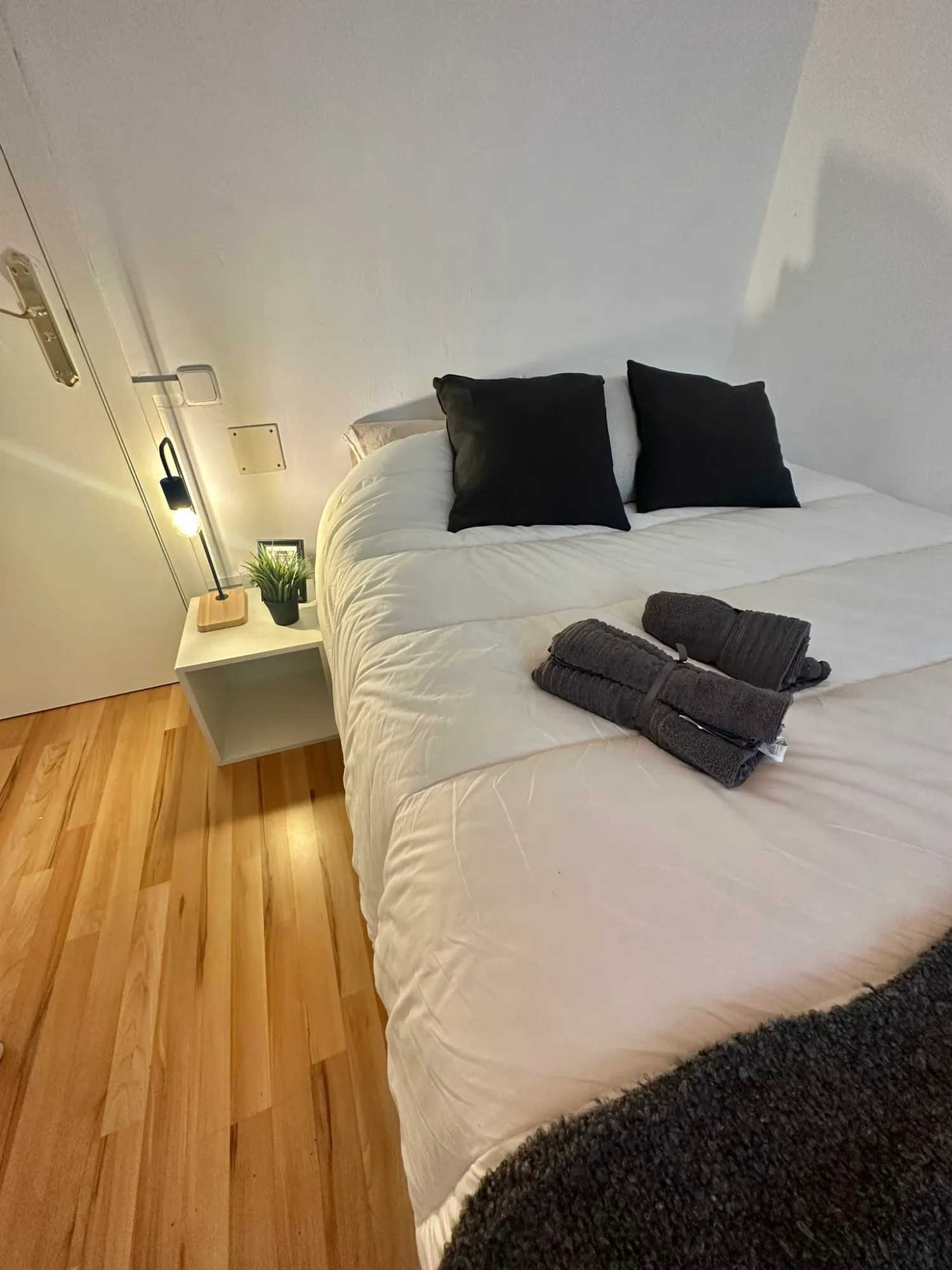 Private room in Madrid photo 3