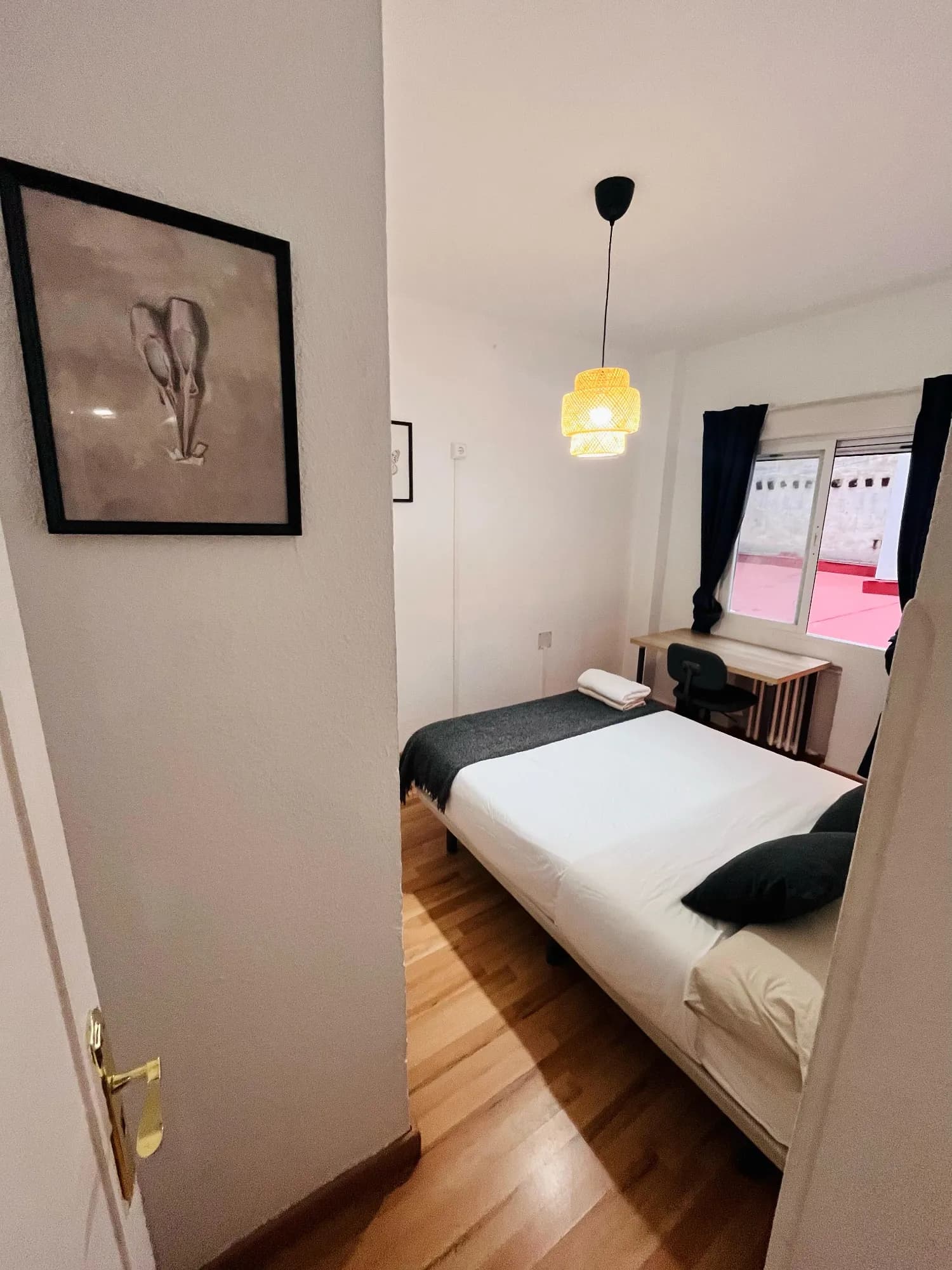 Private room in Madrid photo 2