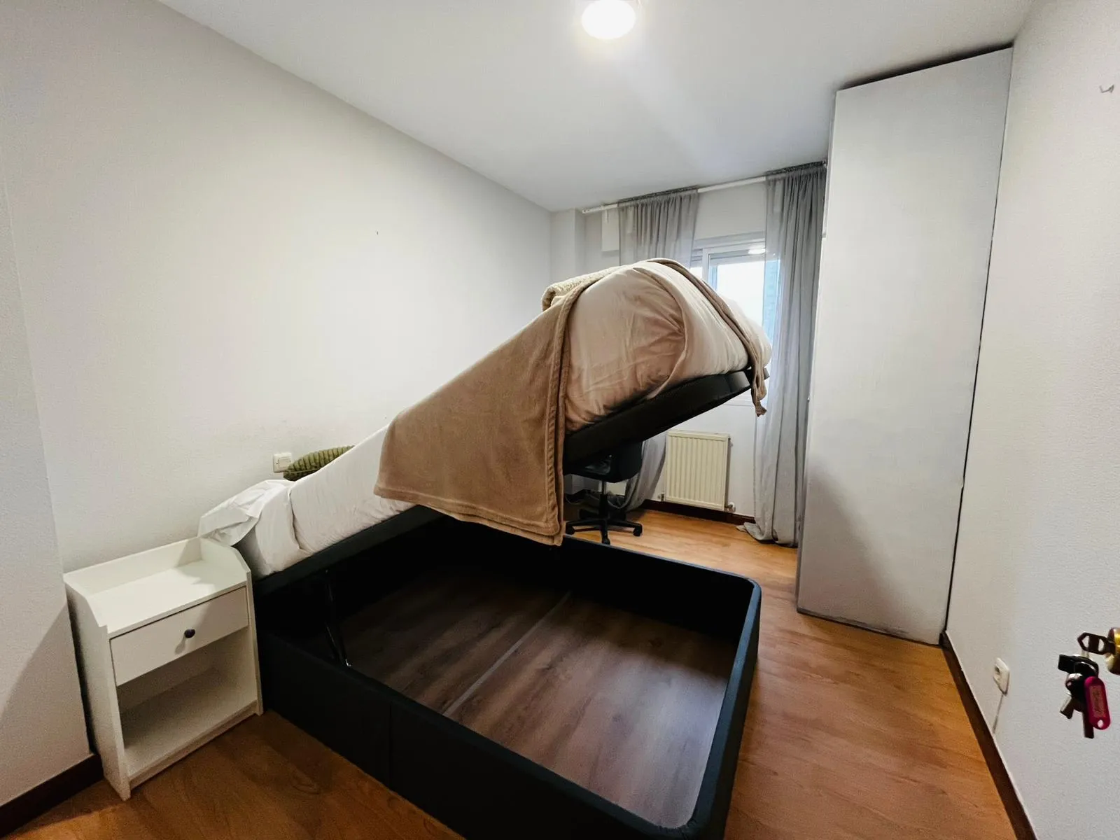 Private room in Madrid photo 3