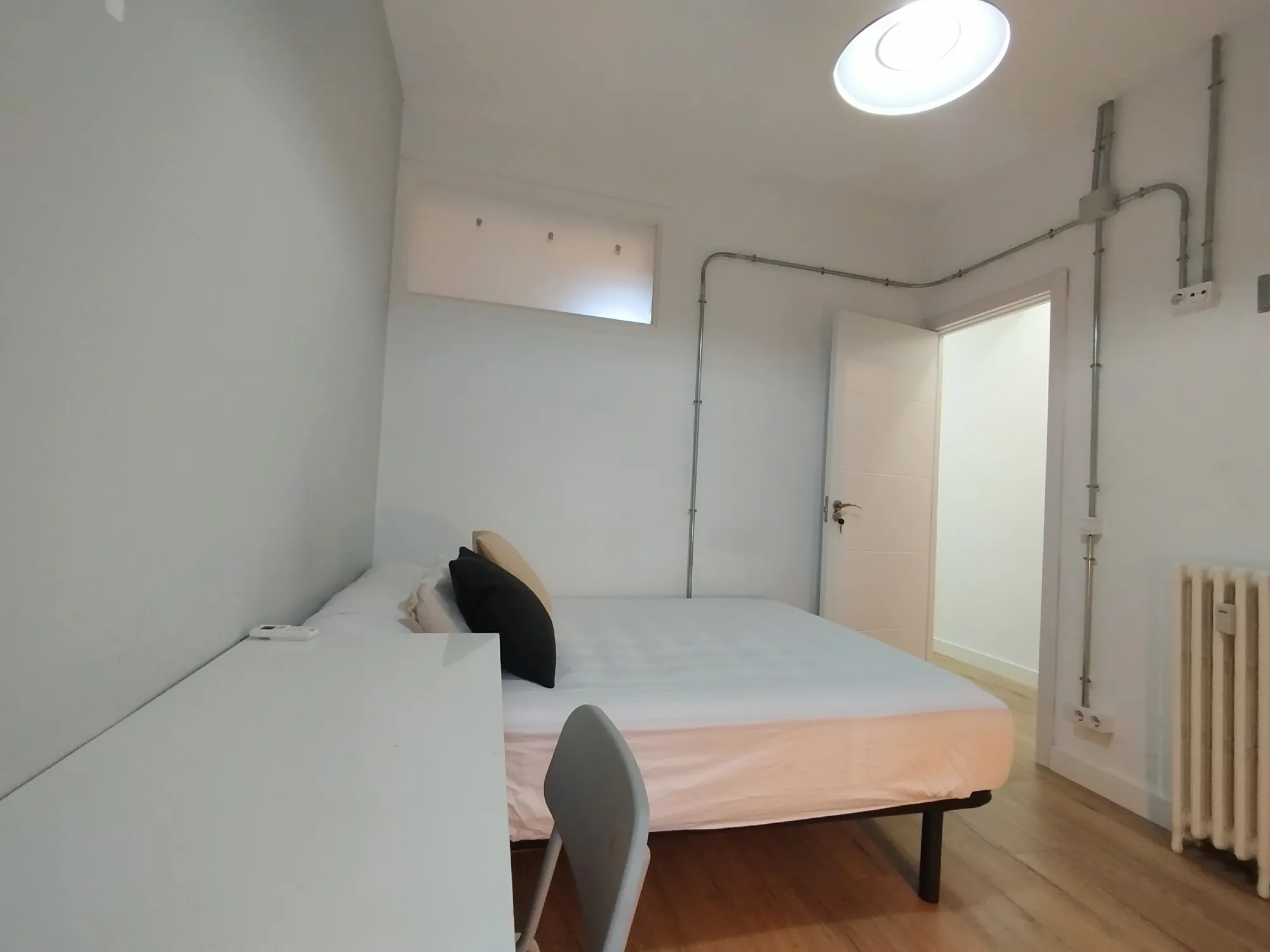 Private room in Madrid photo 3